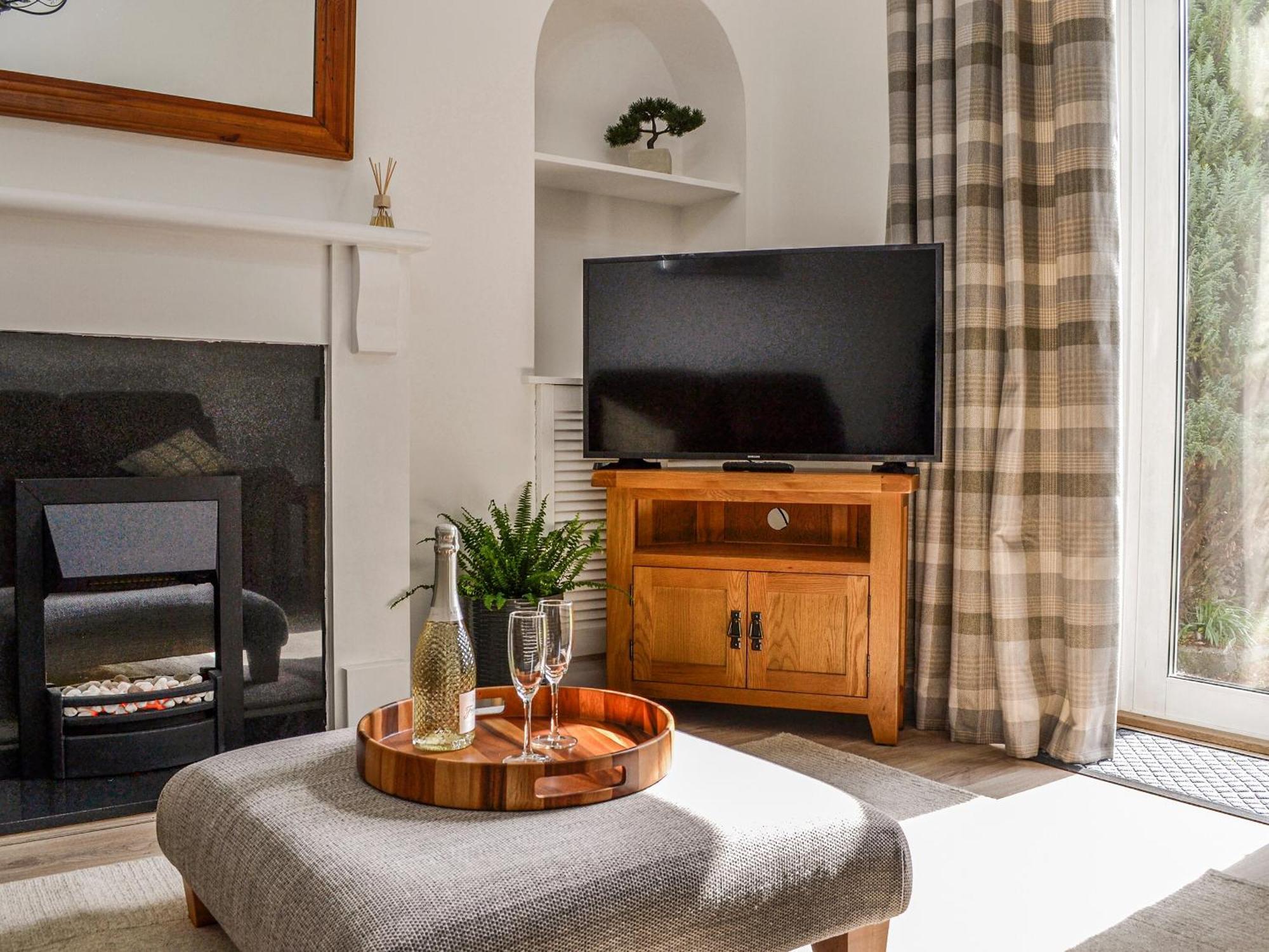 Villa Dezzys à Montrose Extérieur photo